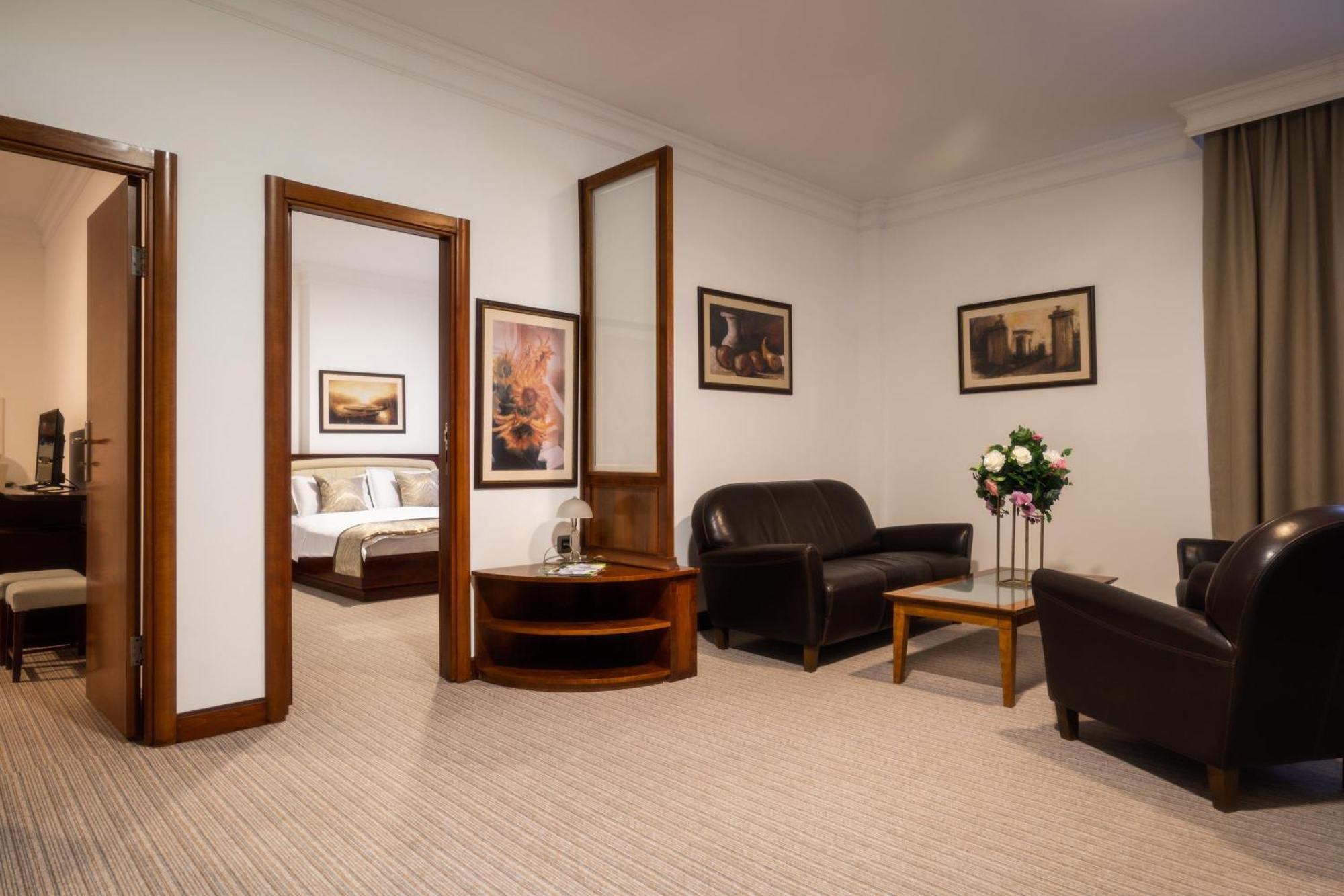 Hotel Mio City Kula Εξωτερικό φωτογραφία